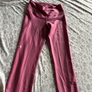 Under Armour women’s compression Capri leggings! Excellent condition!